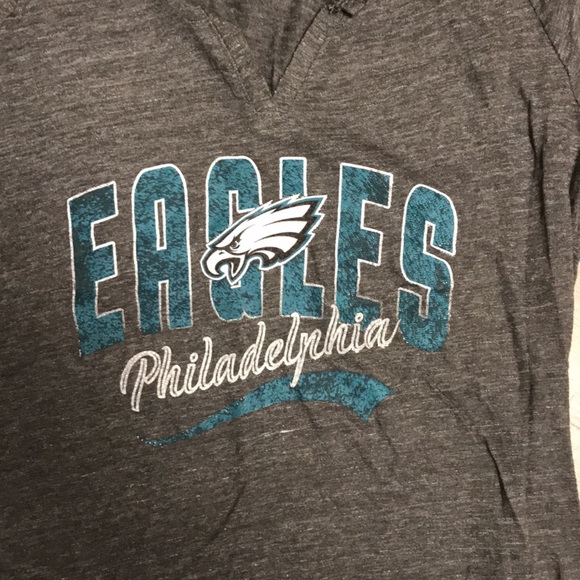 Philadelphia Eagles women’s v-neck tee size small - Picture 4 of 5